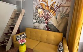 Parrot Apartment Main Station Cracow